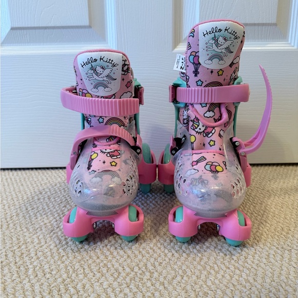 Hello Kitty Skates - Picture 3 of 4